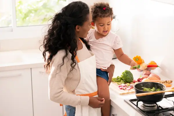 Cozinhando para Crianças com Eficiência em Cozinhas Pequenas